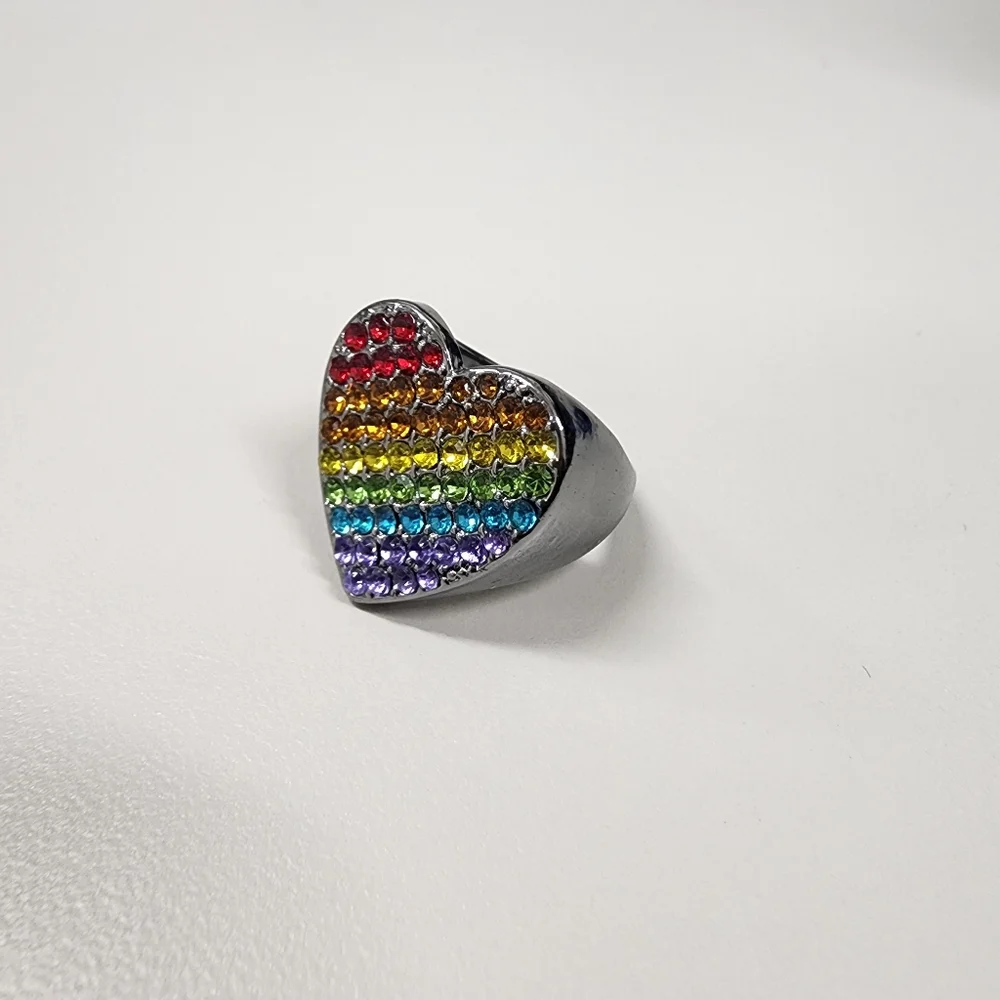 Sz 8 Simply Vera Wang Rainbow Heart Signet Ring Gunmetal-Tone Pave Rhinestone